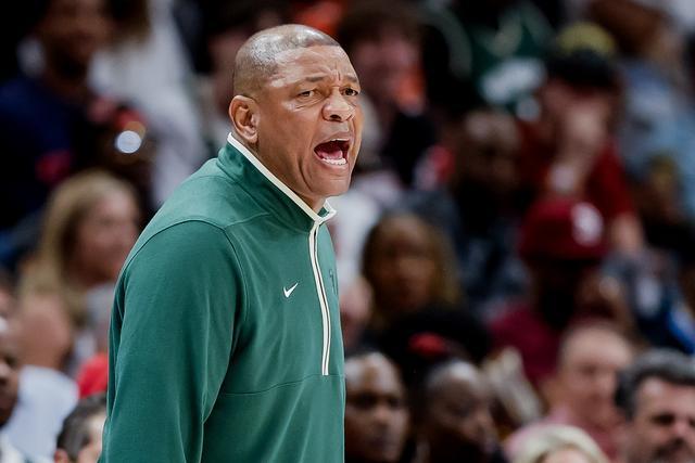 布伦森44分西亚卡姆22分 尼克斯大胜步行者3-2