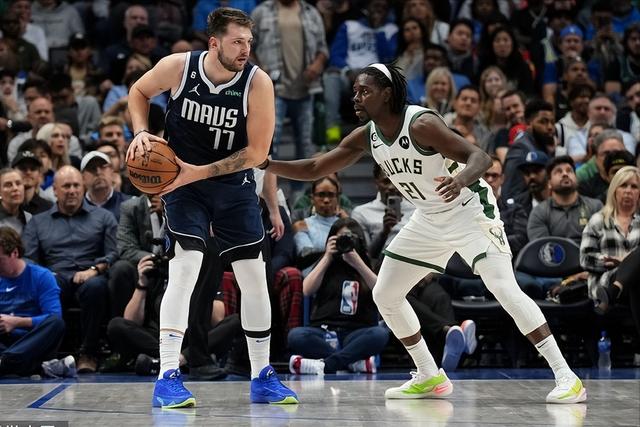 高诗岩19分山东胜浙江 胡金秋22分广厦胜宁波